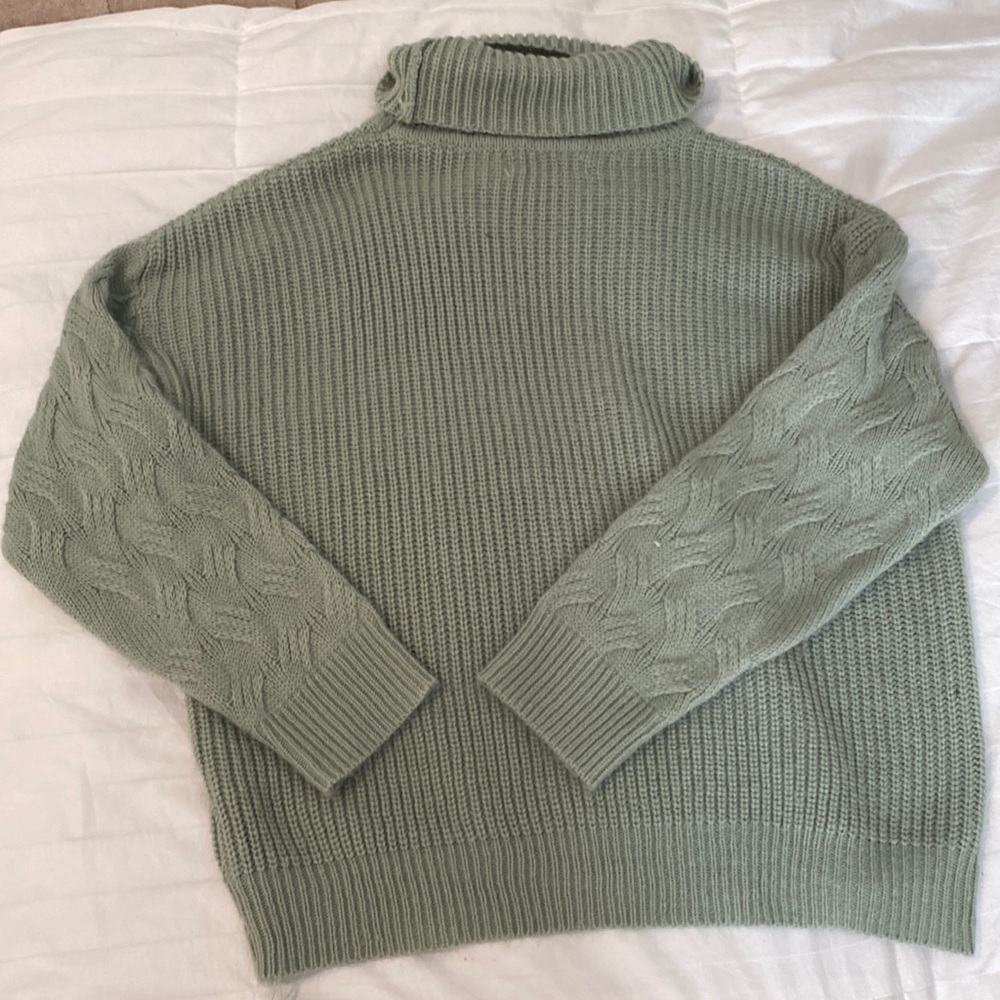 SHEIN, 10Y, green turtle neck.